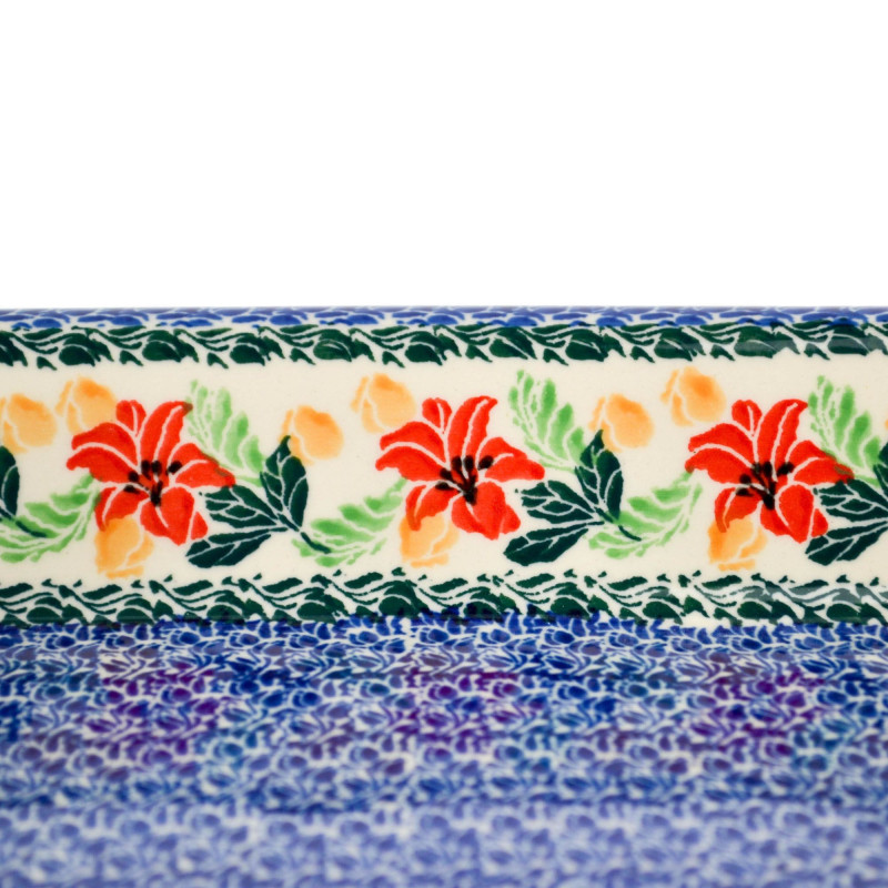 Oven dish with handles
